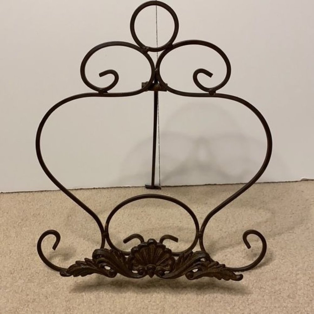 Oil rubbed bronze easel